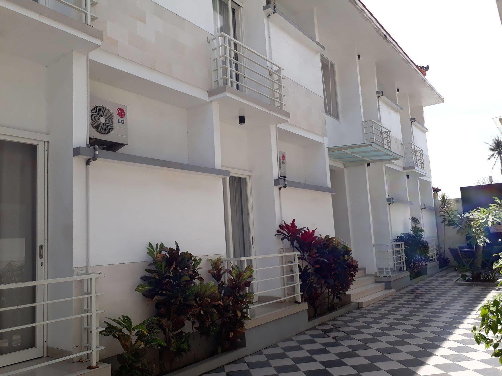 Kubu Anyar Hotel Кута Экстерьер фото