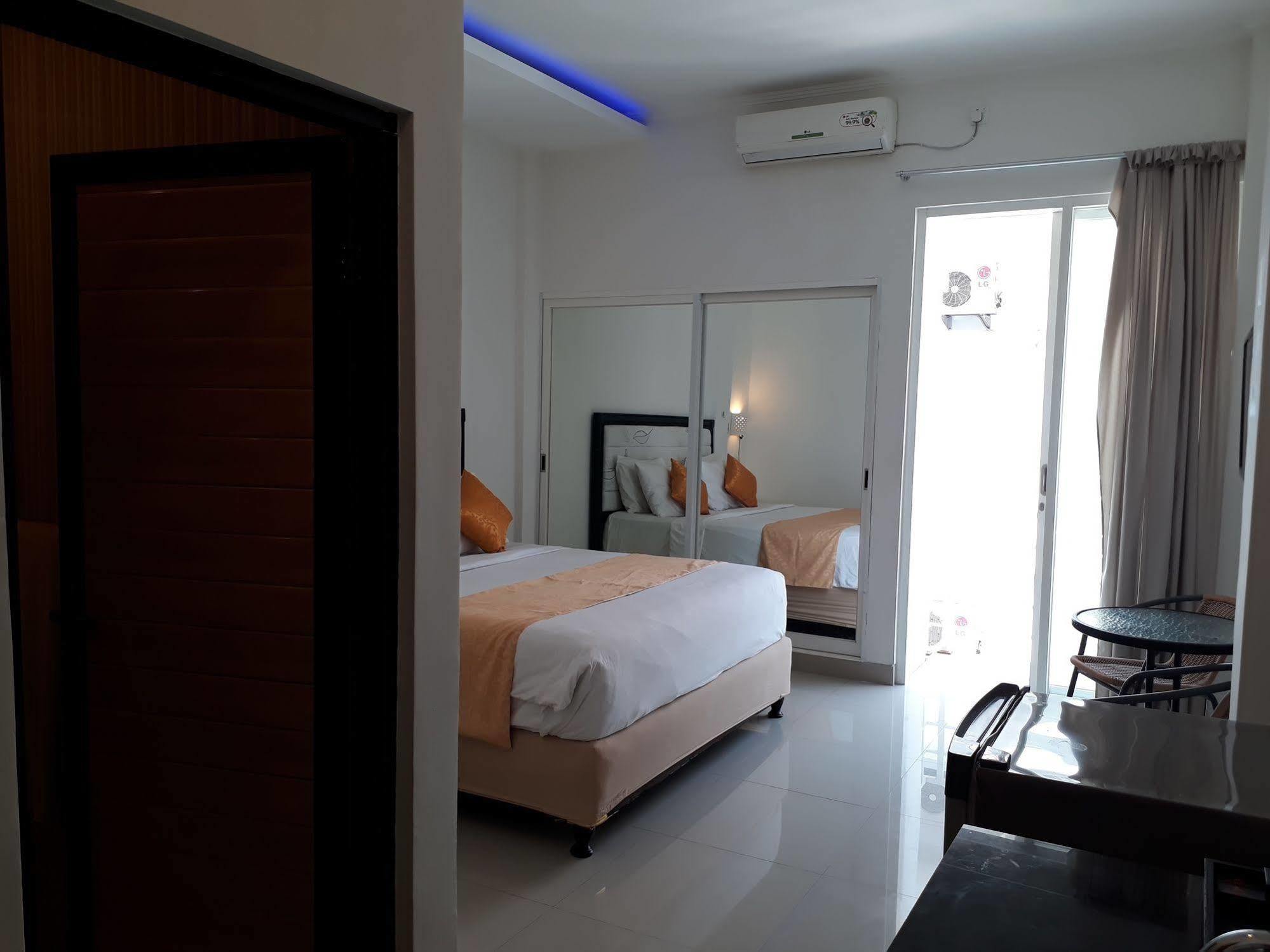 Kubu Anyar Hotel Кута Экстерьер фото