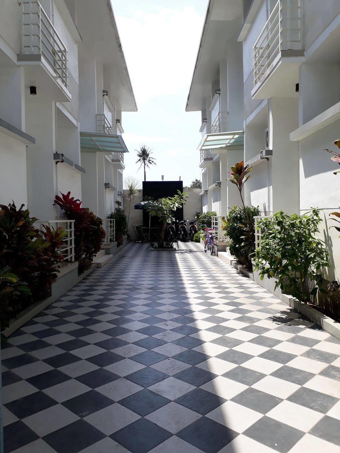 Kubu Anyar Hotel Кута Экстерьер фото